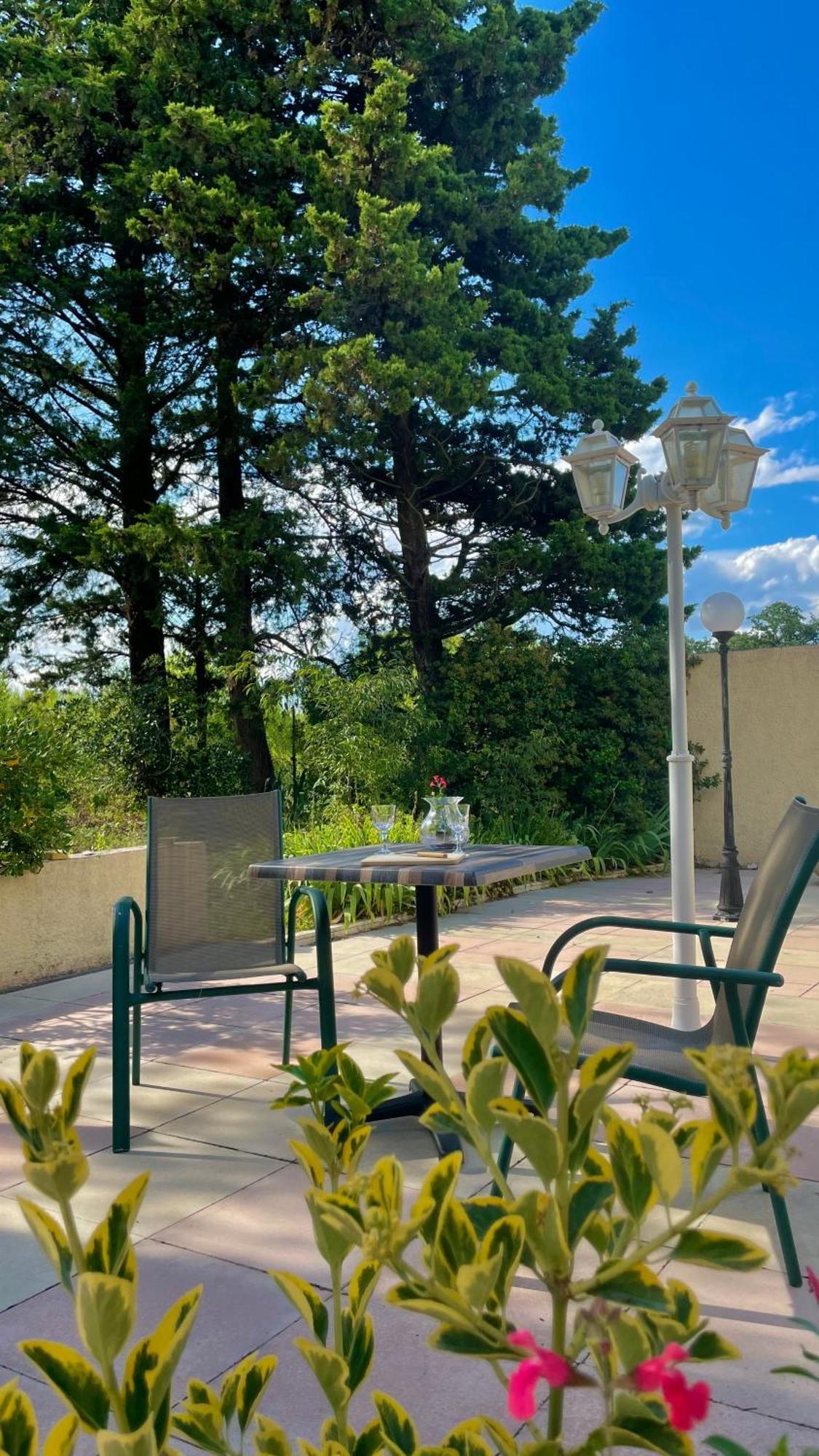 Appartement Pavillon de l’Étang à Châteauneuf-du-Rhône Extérieur photo