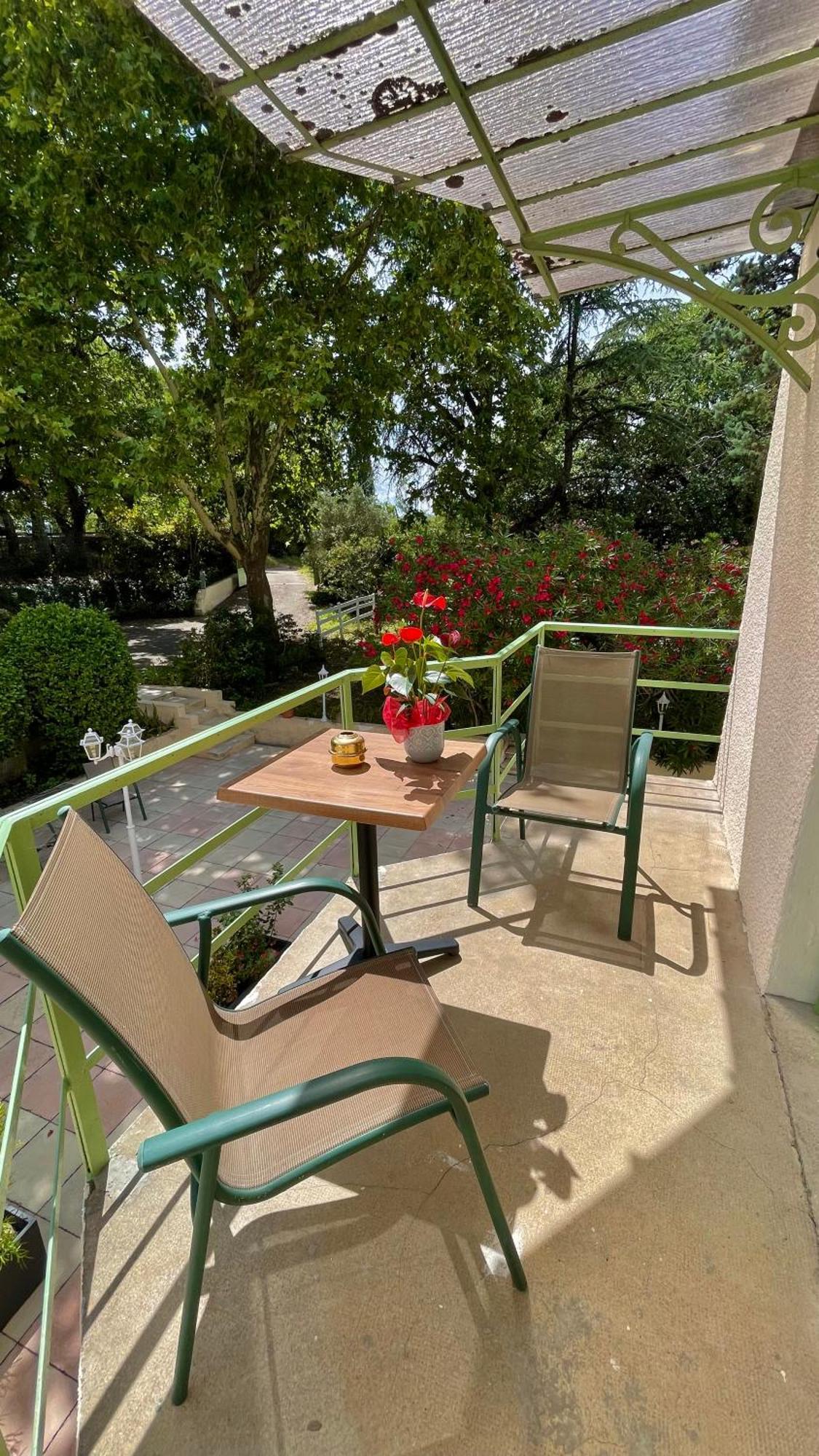 Appartement Pavillon de l’Étang à Châteauneuf-du-Rhône Extérieur photo